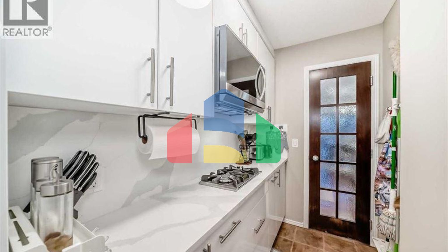 Residential - Single Family Home - Calgary, Canada - Canada