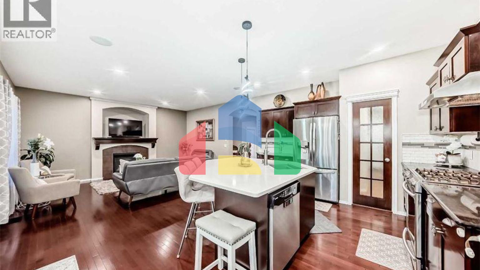 Residential - Single Family Home - Calgary, Canada - Canada