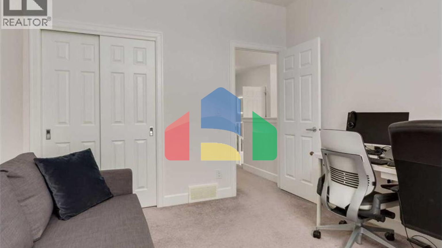 Residential - Single Family Home - Calgary, Canada - Canada