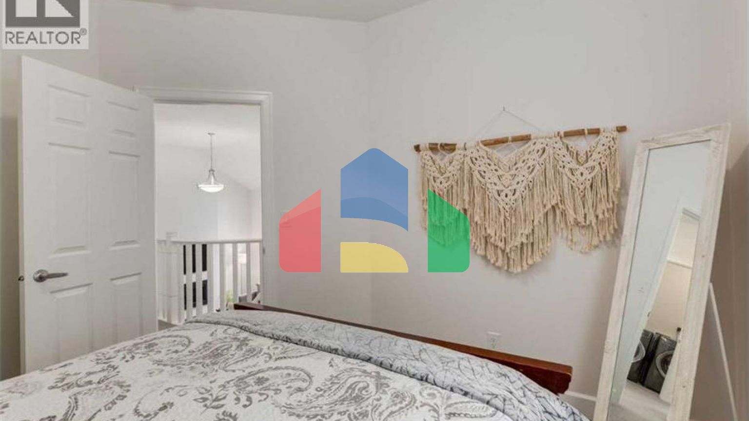 Residential - Single Family Home - Calgary, Canada - Canada