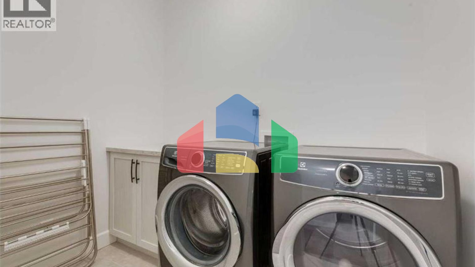 Residential - Single Family Home - Calgary, Canada - Canada