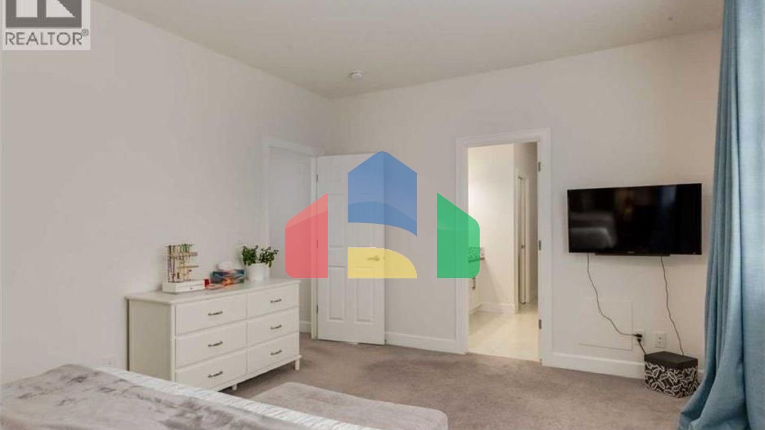 Residential - Single Family Home - Calgary, Canada - Canada