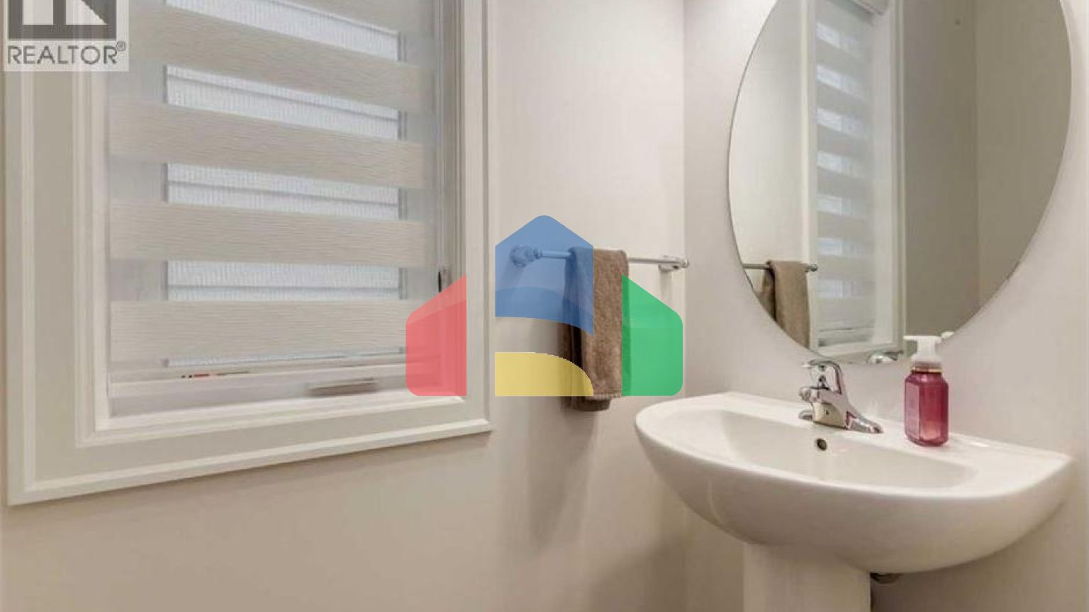 Residential - Single Family Home - Calgary, Canada - Canada