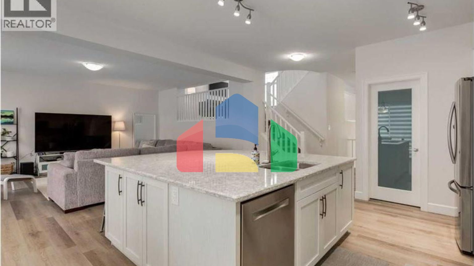 Residential - Single Family Home - Calgary, Canada - Canada