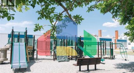 Residential - Single Family Home - Calgary, Canada - Canada