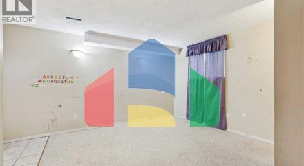 Residential - Single Family Home - Calgary, Canada - Canada