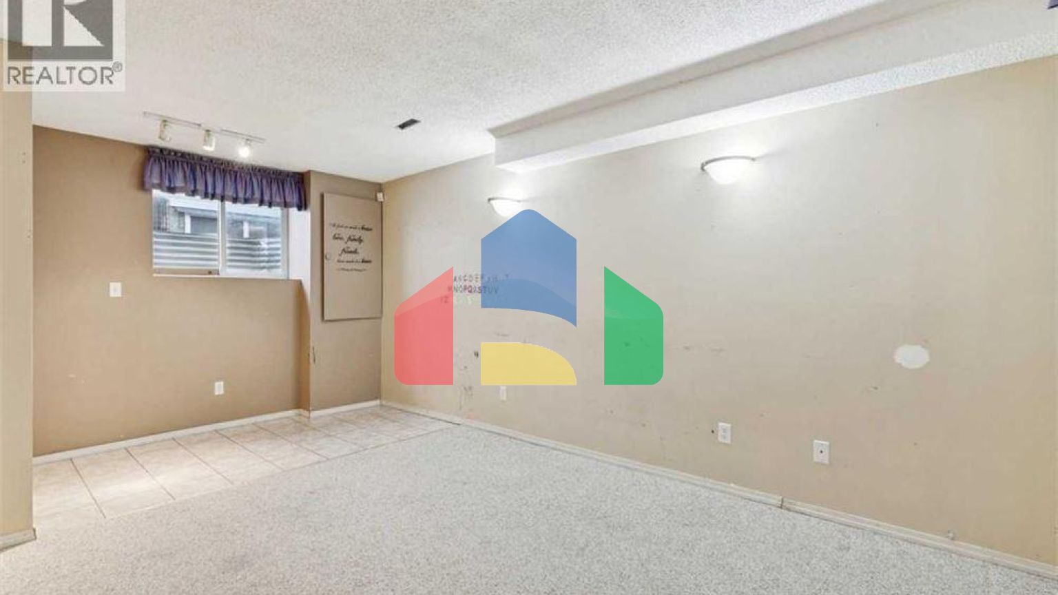 Residential - Single Family Home - Calgary, Canada - Canada