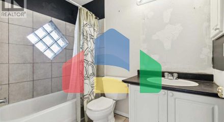 Residential - Single Family Home - Calgary, Canada - Canada