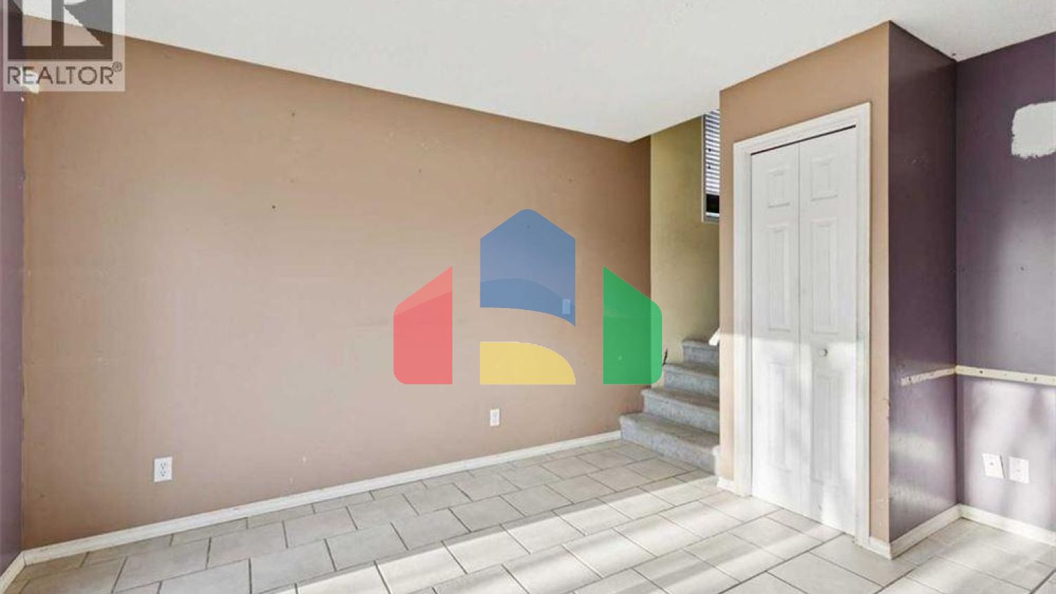 Residential - Single Family Home - Calgary, Canada - Canada