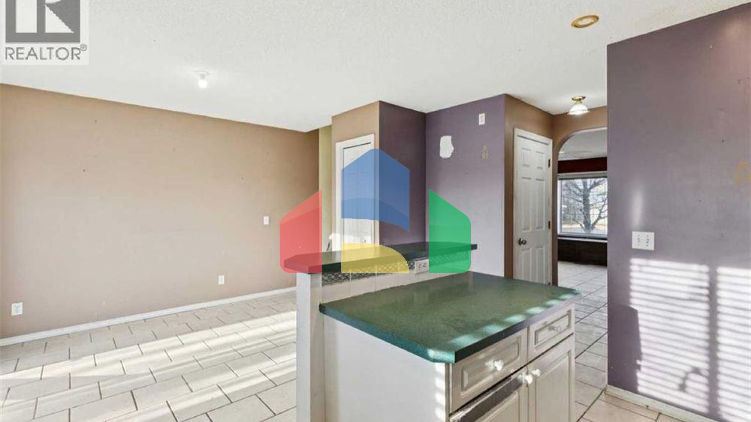 Residential - Single Family Home - Calgary, Canada - Canada