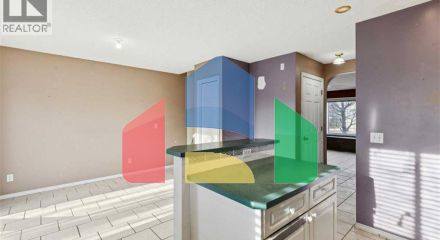 Residential - Single Family Home - Calgary, Canada - Canada