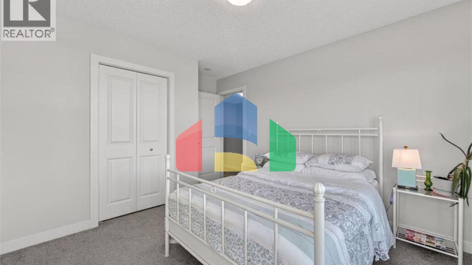 Residential - Single Family Home - Calgary, Canada - Canada