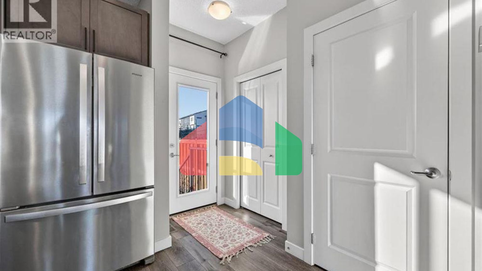 Residential - Single Family Home - Calgary, Canada - Canada