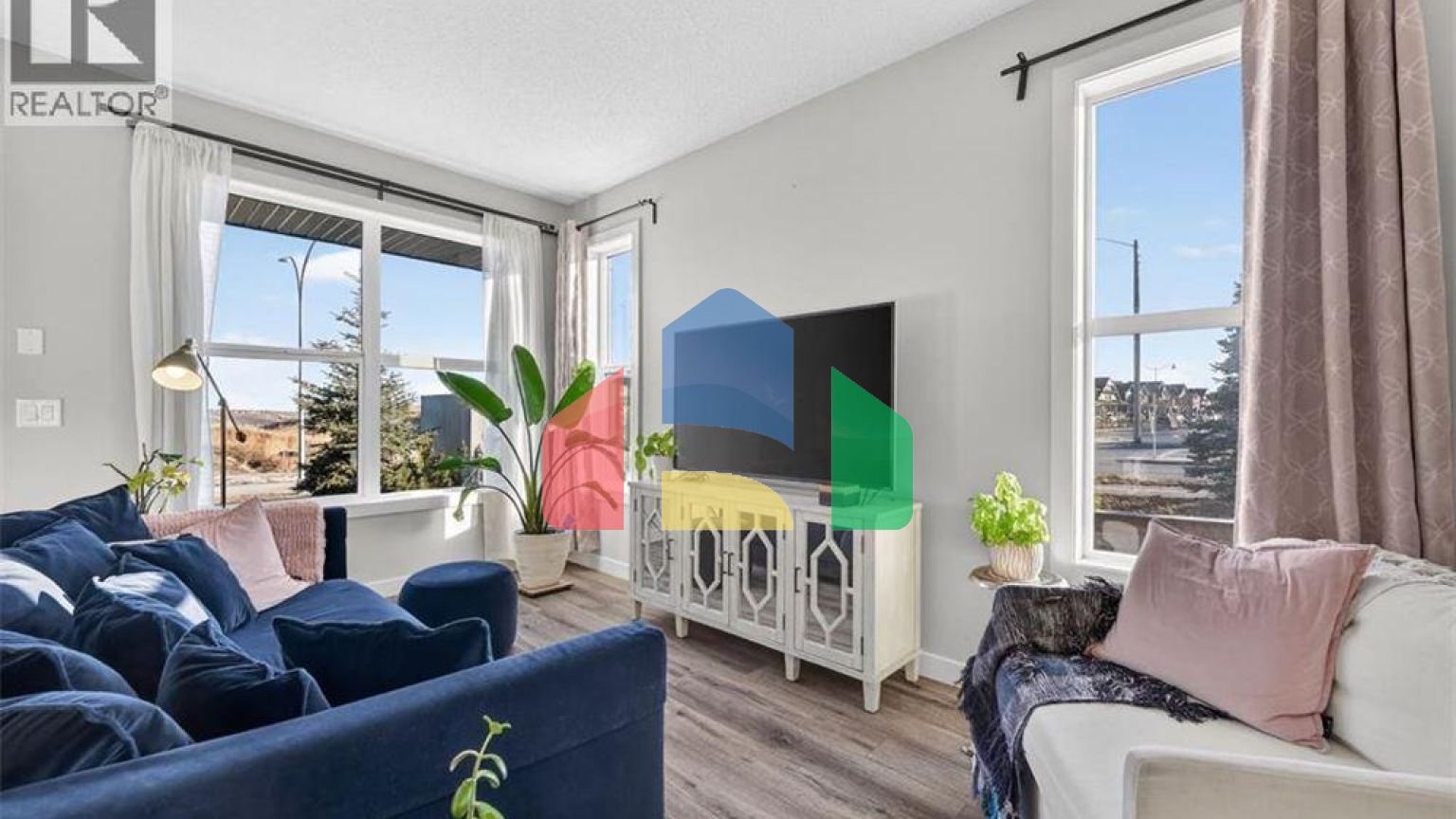 Residential - Single Family Home - Calgary, Canada - Canada