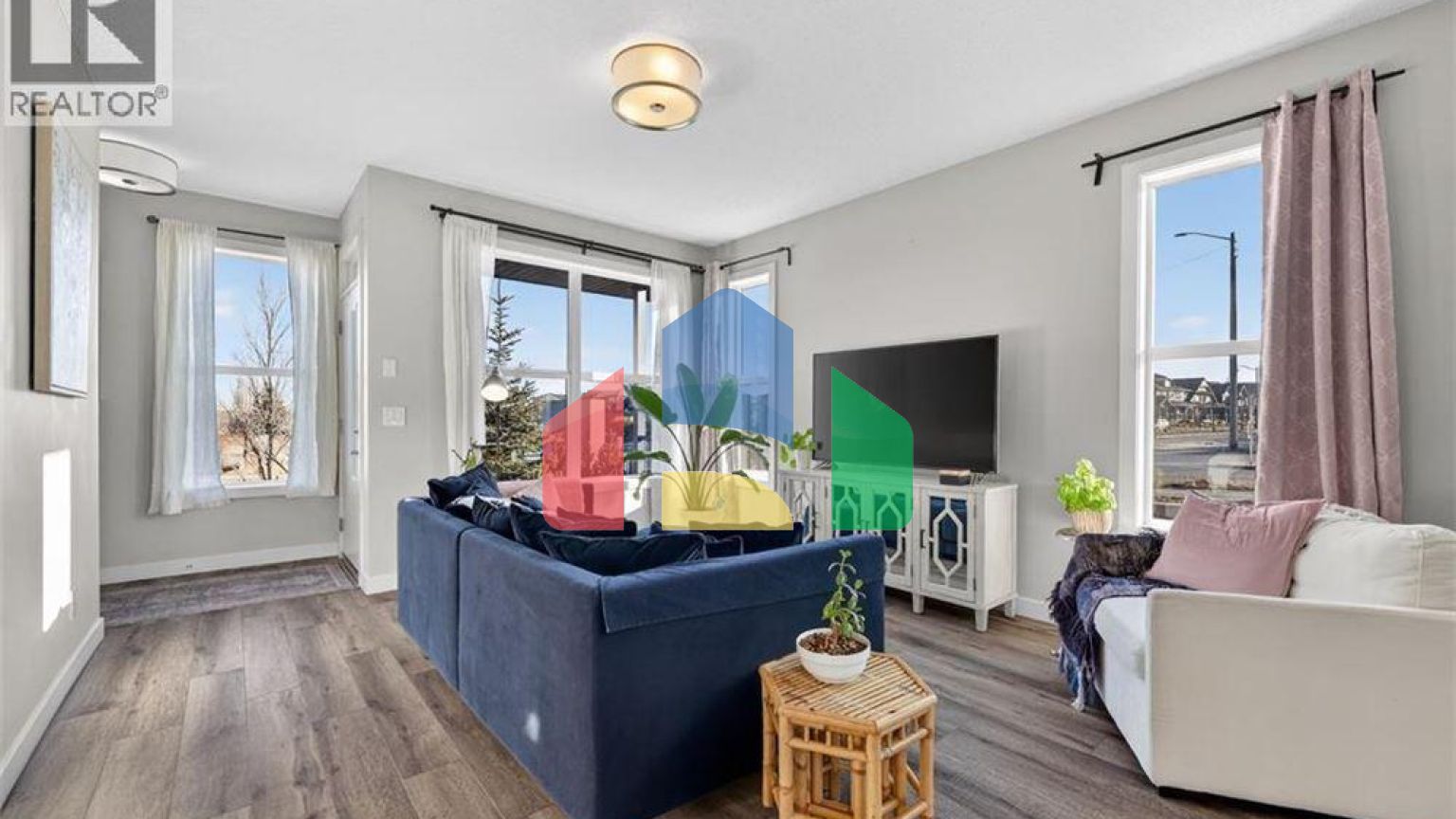 Residential - Single Family Home - Calgary, Canada - Canada