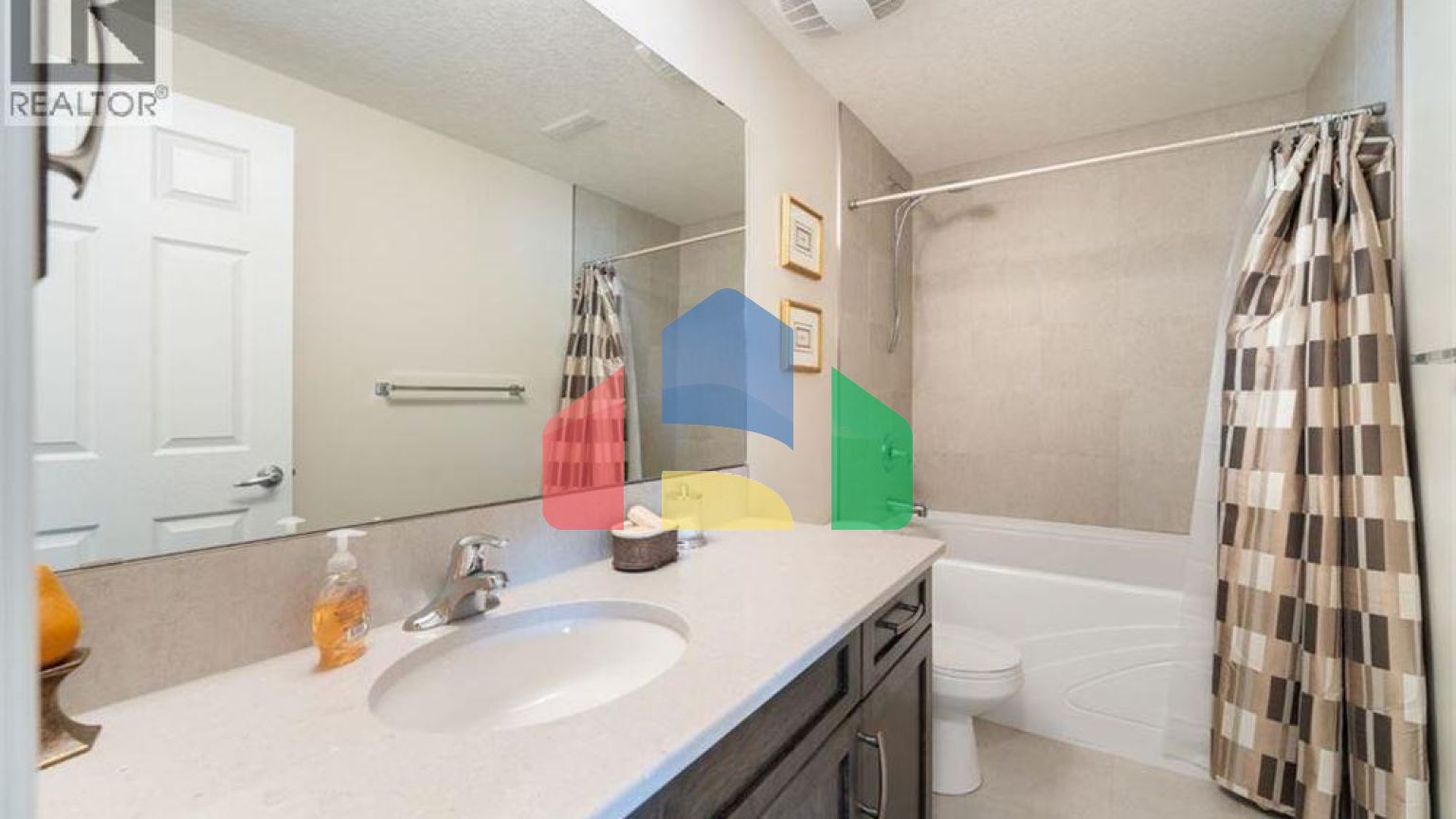 Residential - Single Family Home - Calgary, Canada - Canada