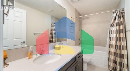 Residential - Single Family Home - Calgary, Canada - Canada