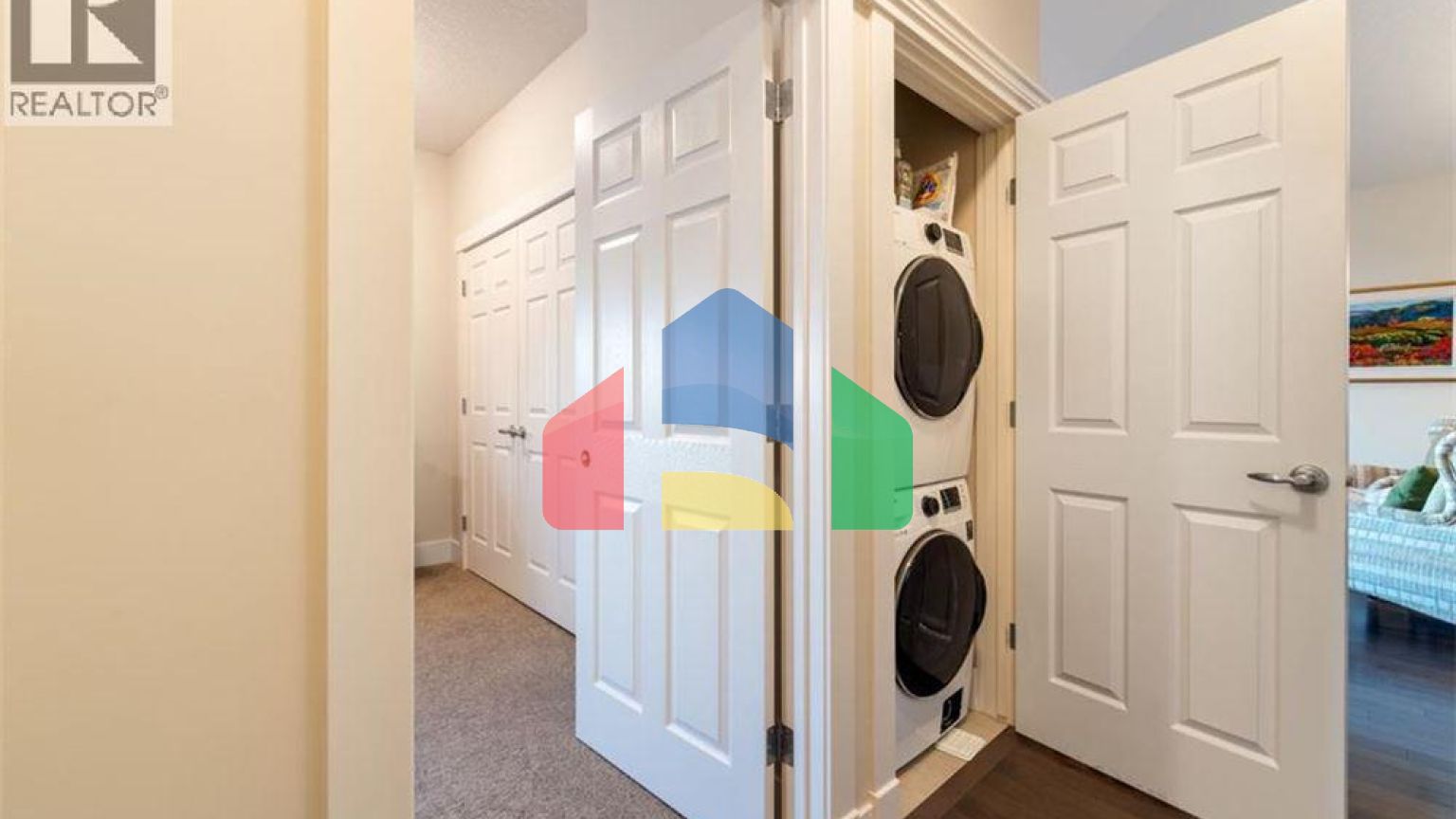 Residential - Single Family Home - Calgary, Canada - Canada