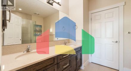 Residential - Single Family Home - Calgary, Canada - Canada