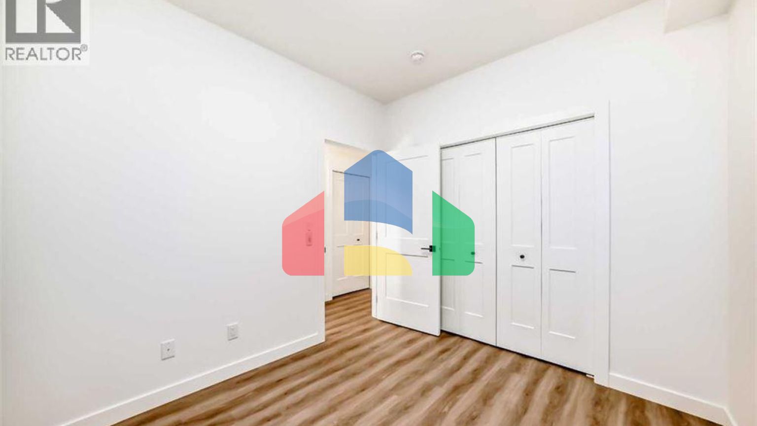 Residential - Single Family Home - Calgary, Canada - Canada