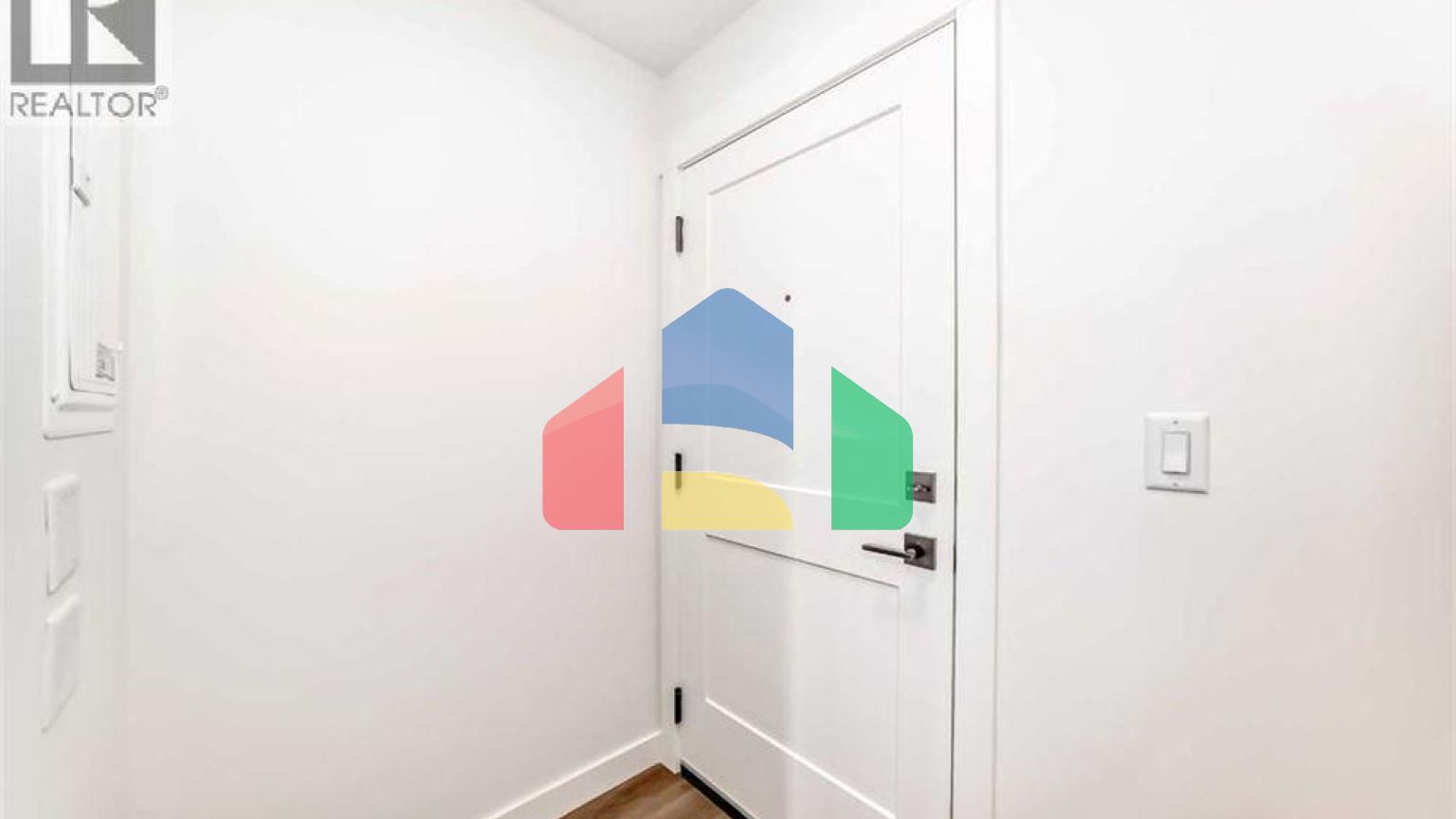 Residential - Single Family Home - Calgary, Canada - Canada