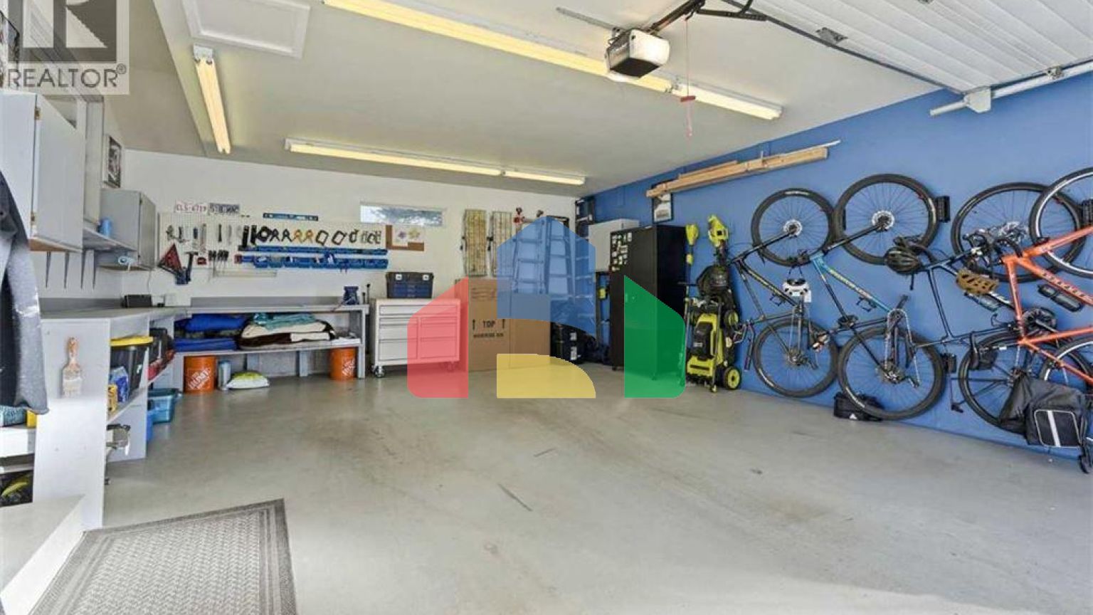 Residential - Single Family Home - Calgary, Canada - Canada