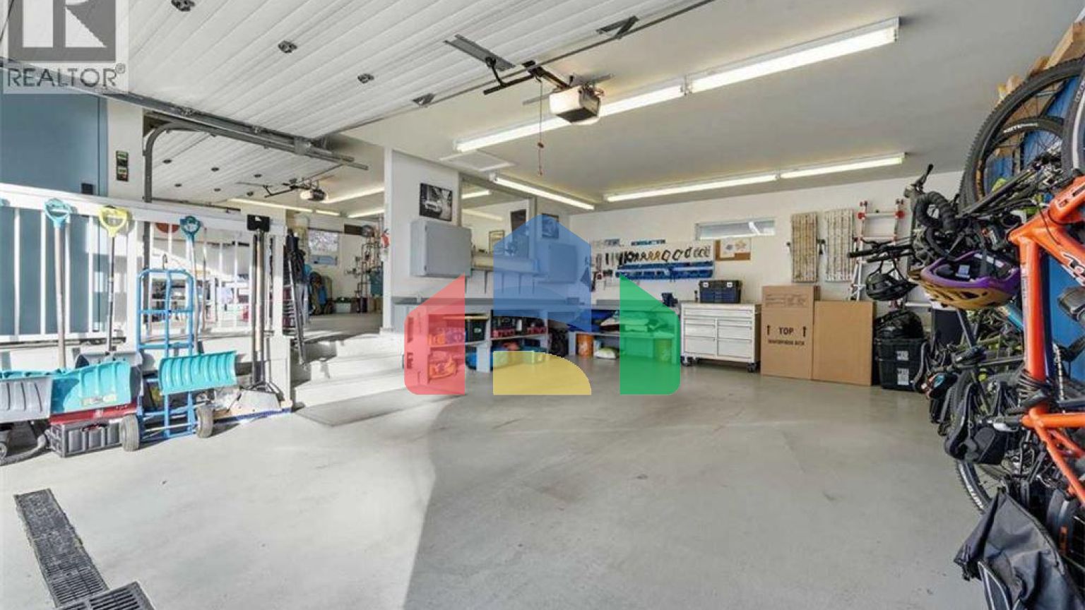 Residential - Single Family Home - Calgary, Canada - Canada