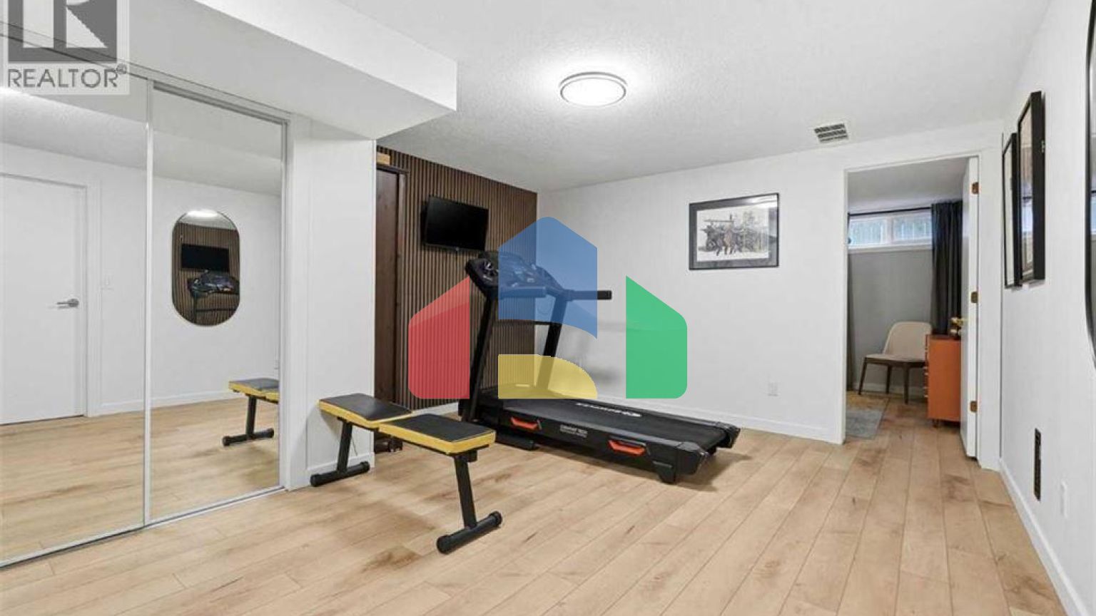 Residential - Single Family Home - Calgary, Canada - Canada