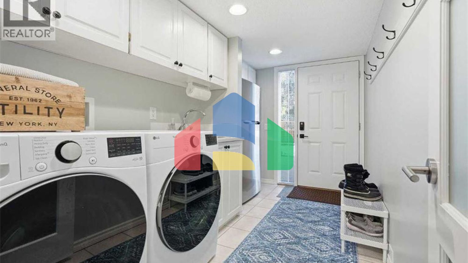 Residential - Single Family Home - Calgary, Canada - Canada