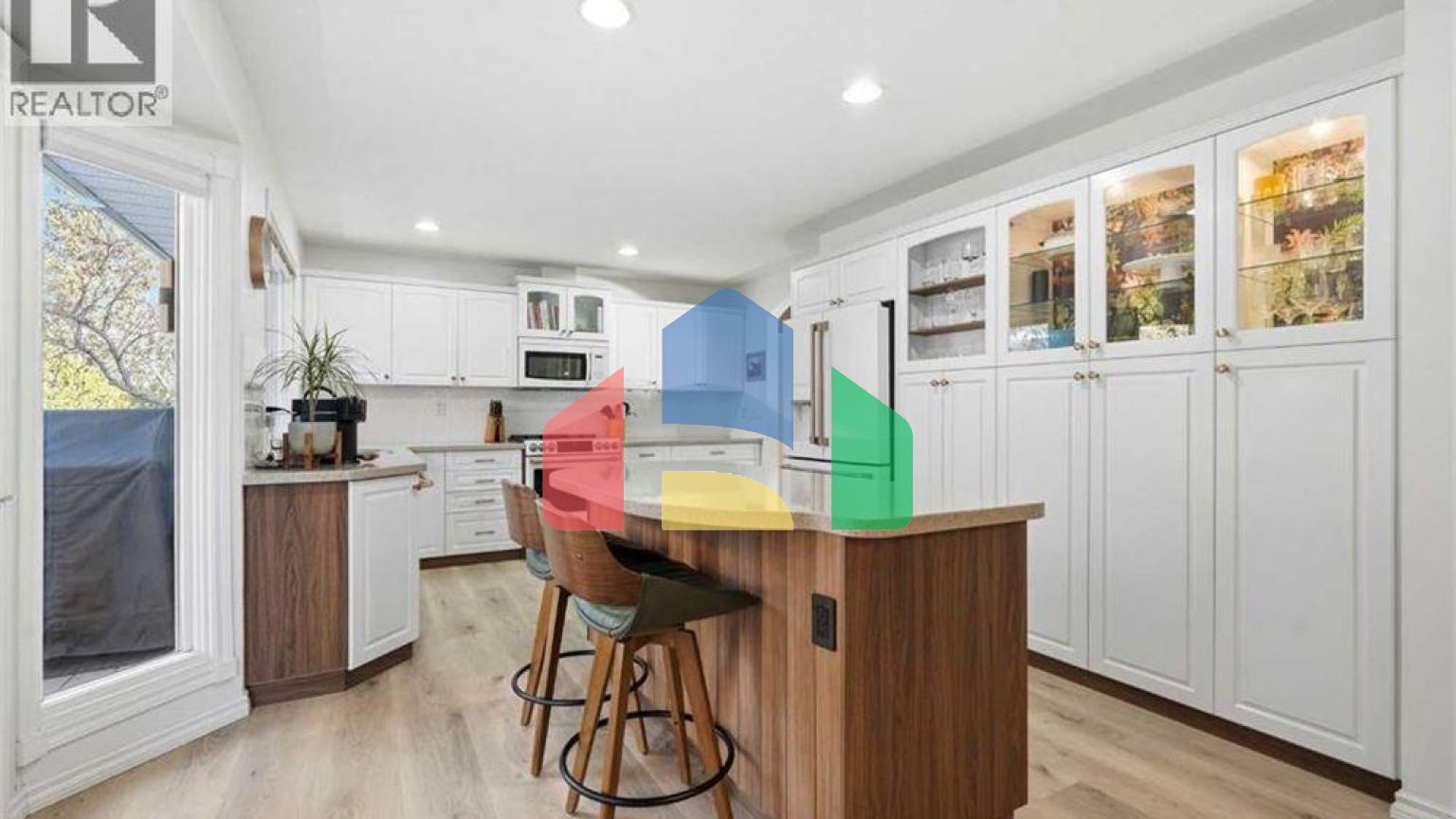 Residential - Single Family Home - Calgary, Canada - Canada