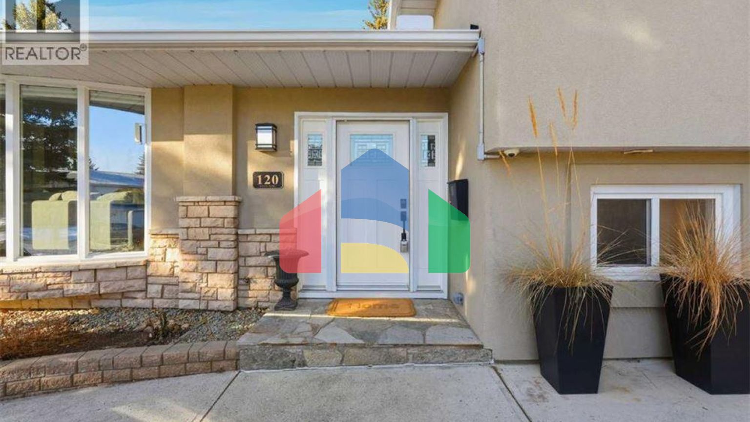 Residential - Single Family Home - Calgary, Canada - Canada