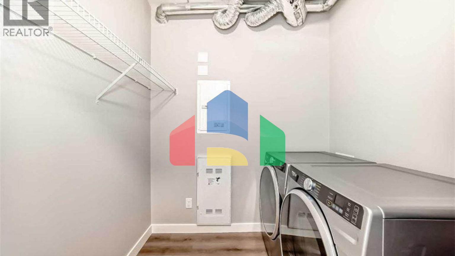 Residential - Single Family Home - Calgary, Canada - Canada