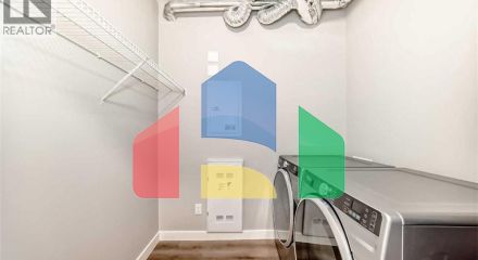 Residential - Single Family Home - Calgary, Canada - Canada