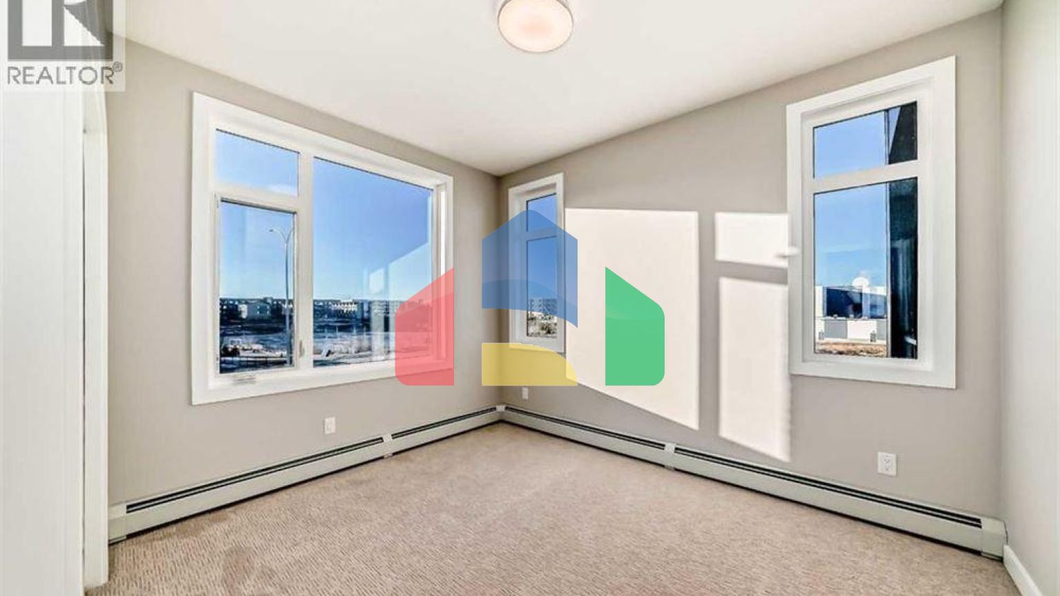 Residential - Single Family Home - Calgary, Canada - Canada