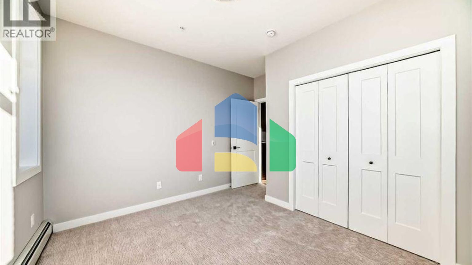 Residential - Single Family Home - Calgary, Canada - Canada