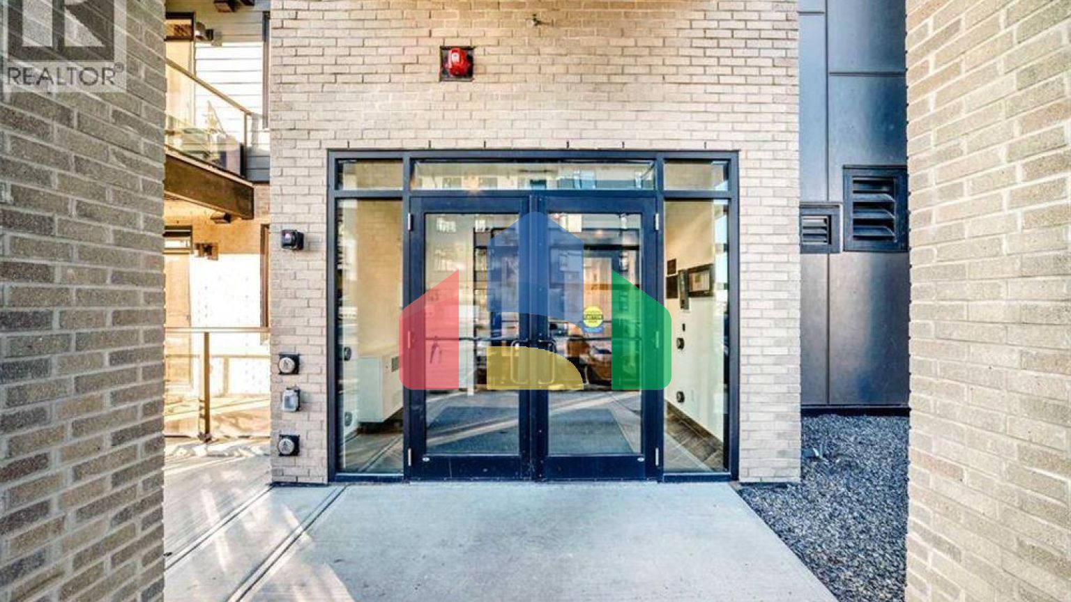 Residential - Single Family Home - Calgary, Canada - Canada