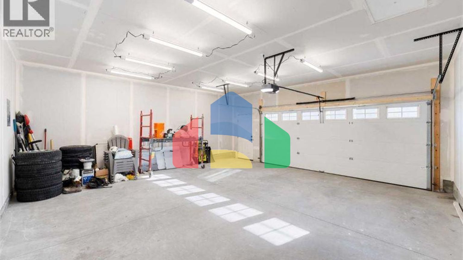 Residential - Single Family Home - Calgary, Canada - Canada