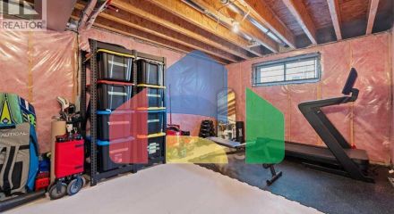 Residential - Single Family Home - Calgary, Canada - Canada