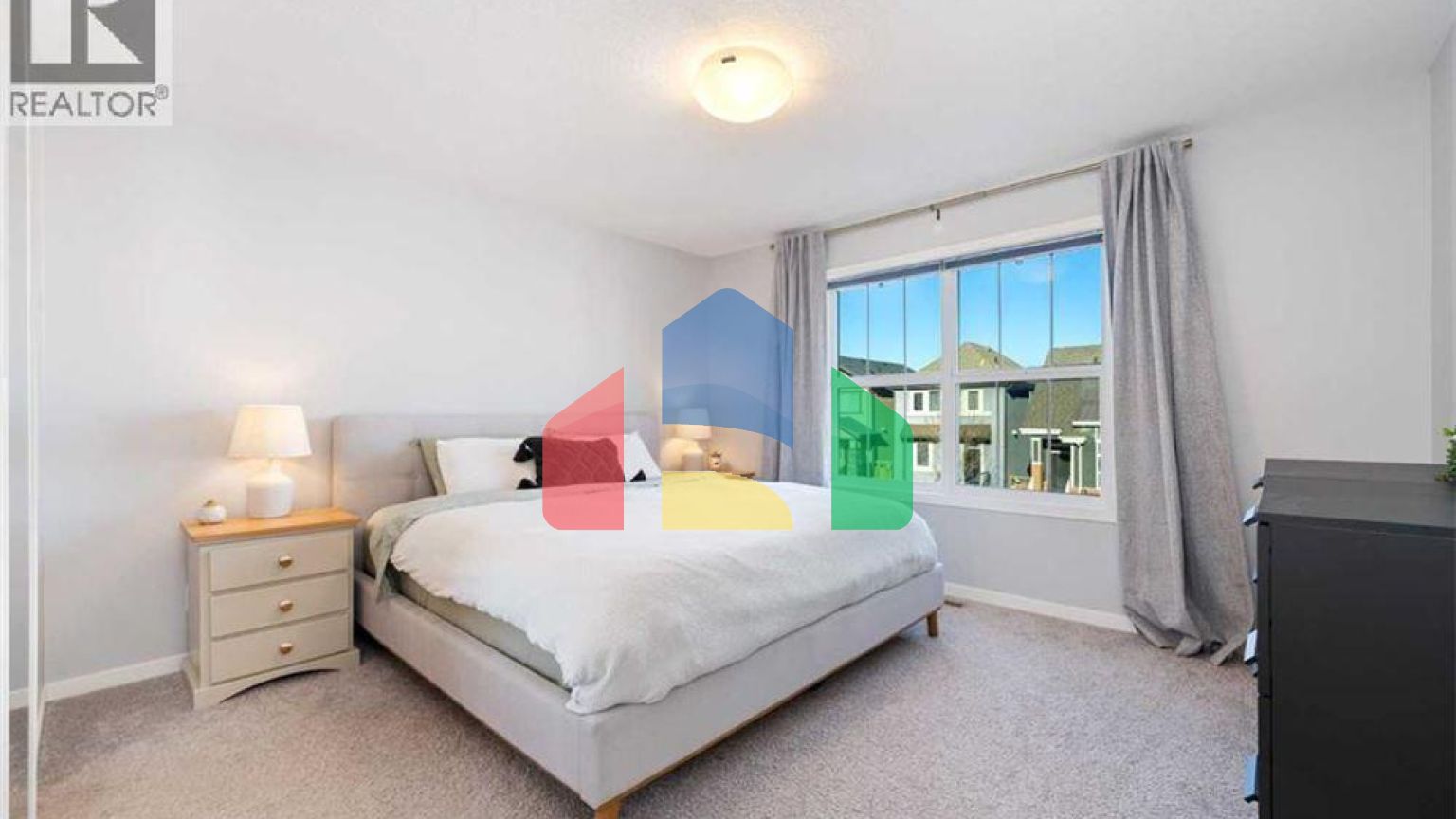 Residential - Single Family Home - Calgary, Canada - Canada