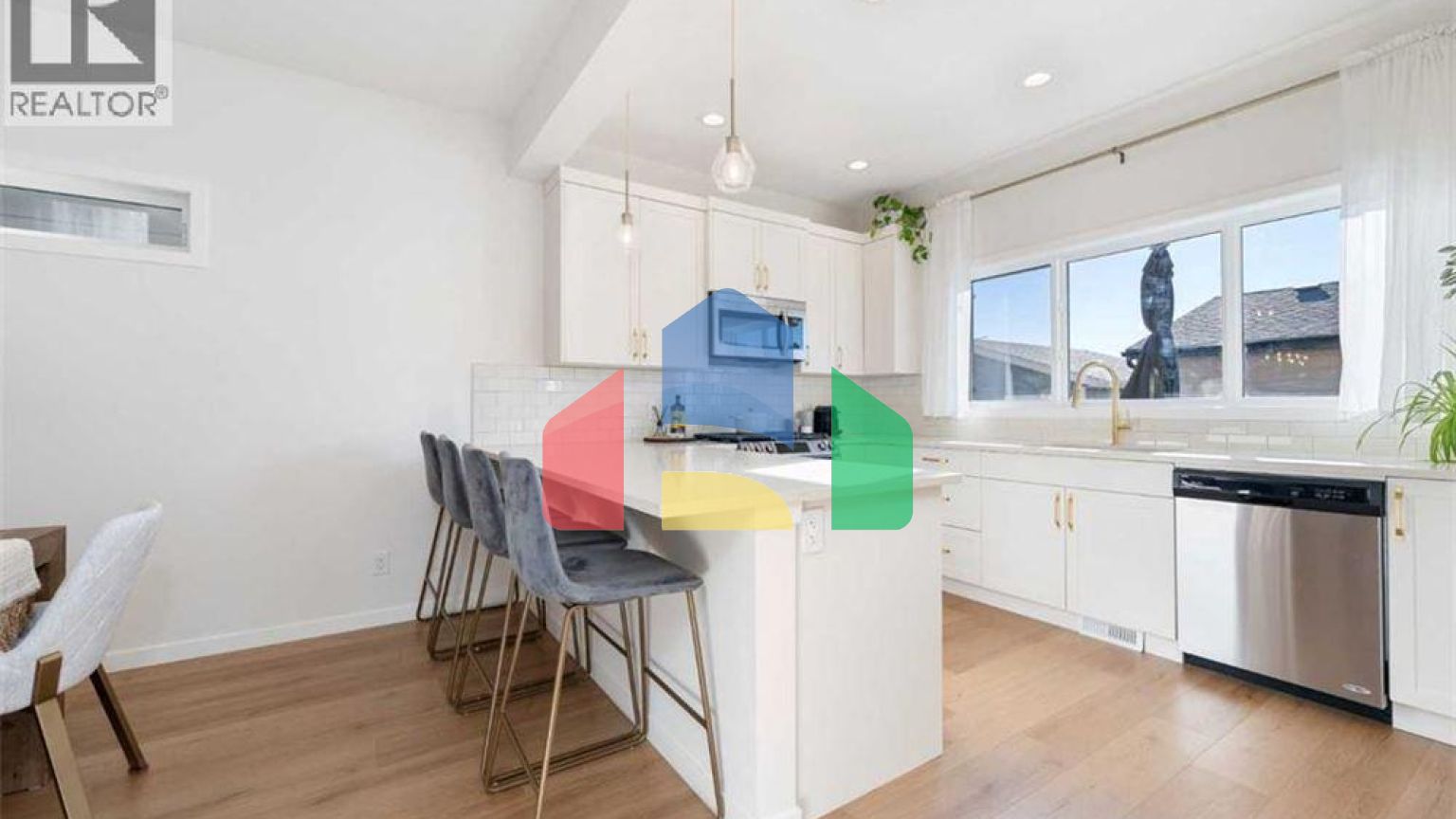 Residential - Single Family Home - Calgary, Canada - Canada