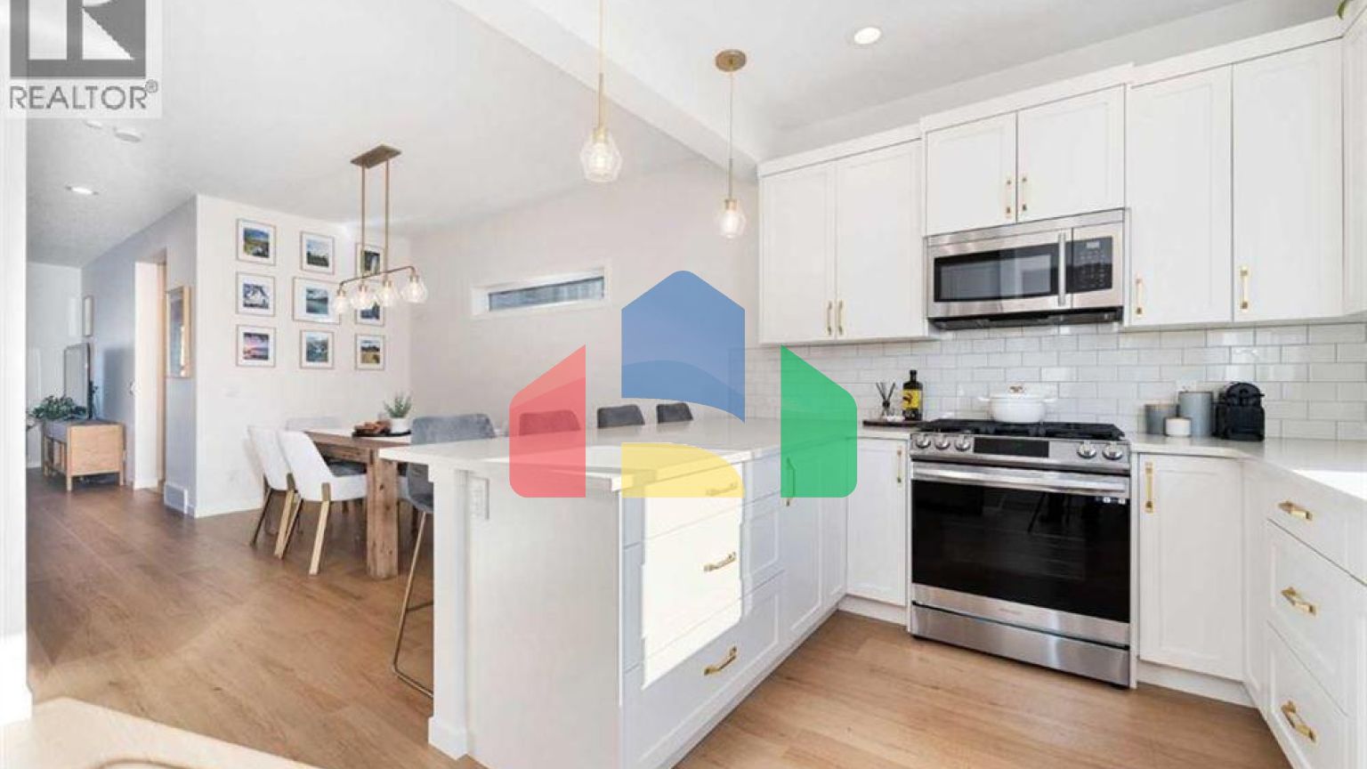 Residential - Single Family Home - Calgary, Canada - Canada