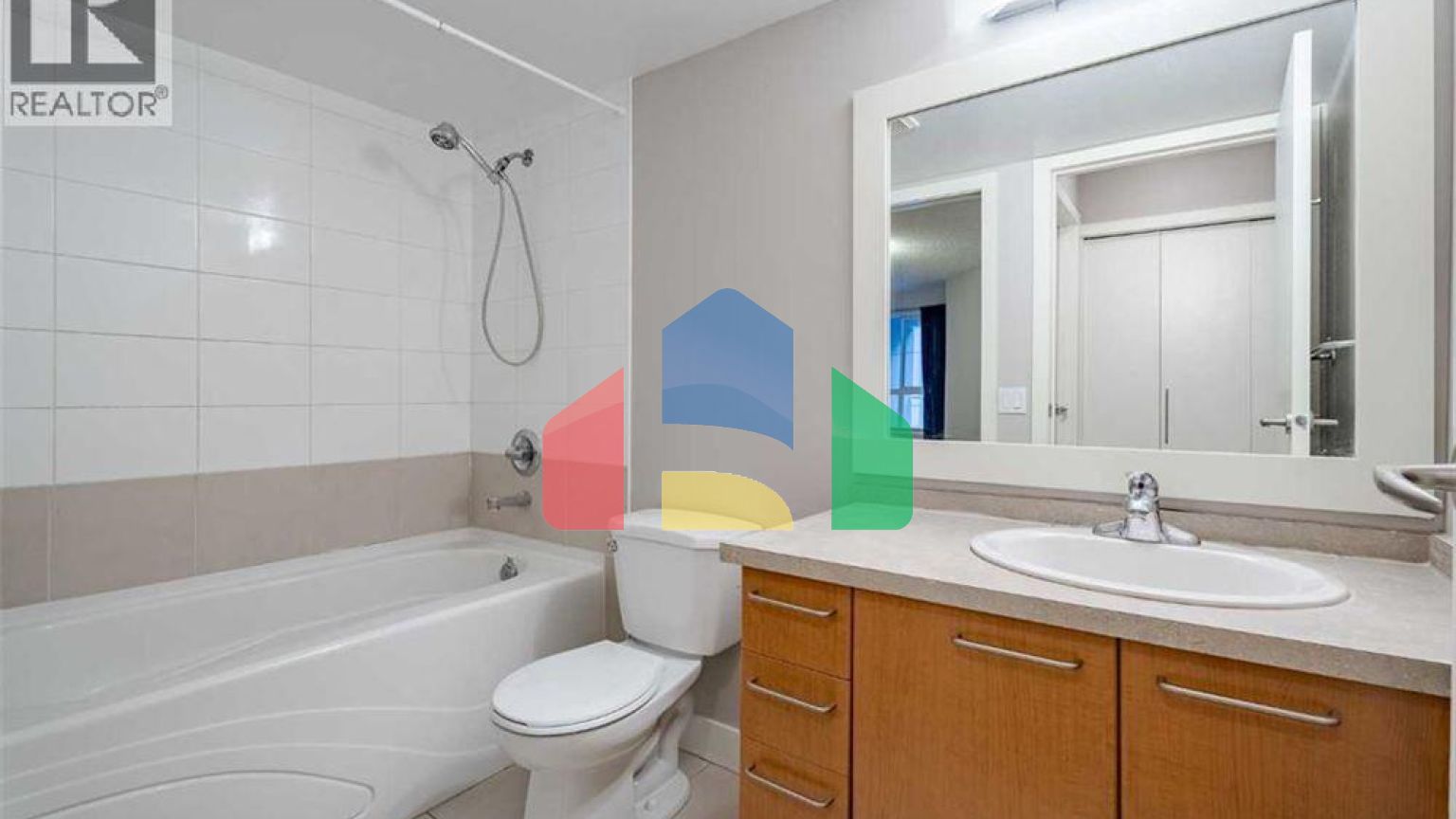 Residential - Single Family Home - Calgary, Canada - Canada