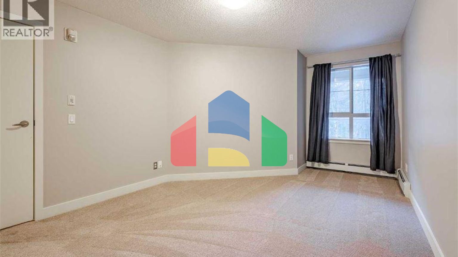 Residential - Single Family Home - Calgary, Canada - Canada