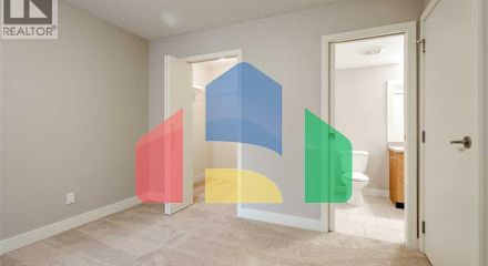 Residential - Single Family Home - Calgary, Canada - Canada