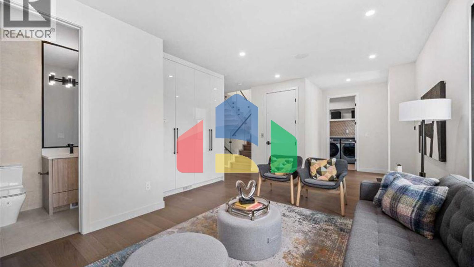 Residential - Single Family Home - Calgary, Canada - Canada