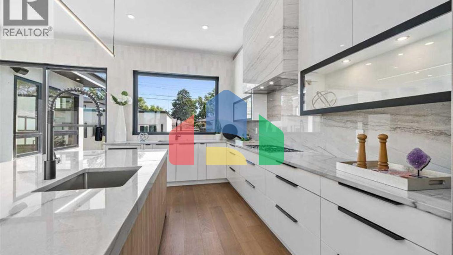 Residential - Single Family Home - Calgary, Canada - Canada