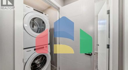 Residential - Single Family Home - Calgary, Canada - Canada