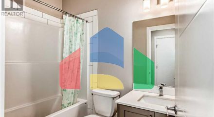 Residential - Single Family Home - Calgary, Canada - Canada