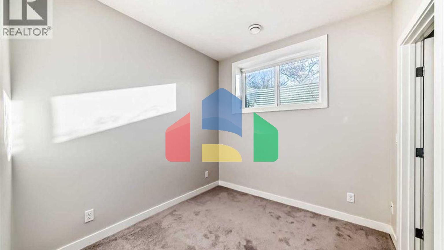 Residential - Single Family Home - Calgary, Canada - Canada