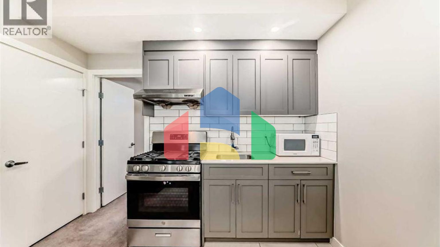 Residential - Single Family Home - Calgary, Canada - Canada